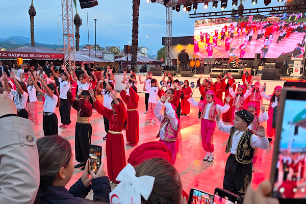 Gazipaşa Çekirdeksiz Nar ve Tropikal Meyve Festivali başladı<