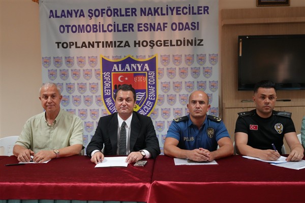 Alanya’da zabıtadan taksilere sivil takip <