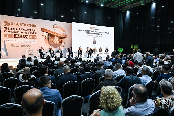 Sigorta İzmir, sektörün geleceğine ışık tuttu<