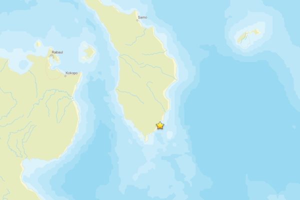 Papua Yeni Gine’de deprem<
