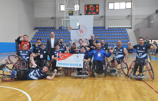 Pamukkale Belediyespor Tekerlekli Sandalye Basketbol Takımı ligin lideri<
