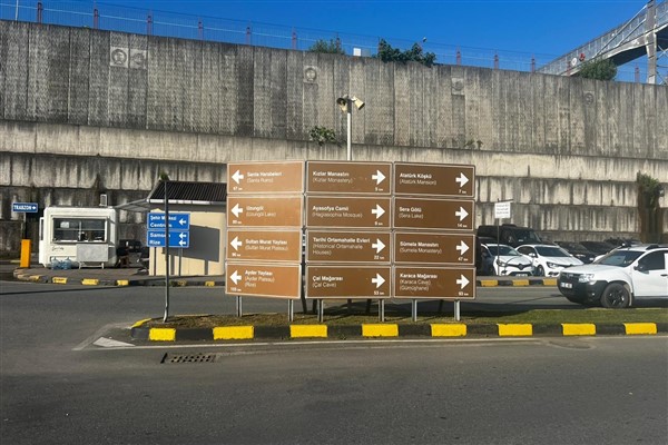 Trabzon Büyükşehir’den turistlere yön gösterecek hizmet<