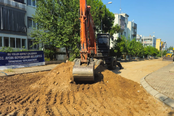 Aydın'da ulaşım altyapısı çalışmaları 17 ilçede sürüyor