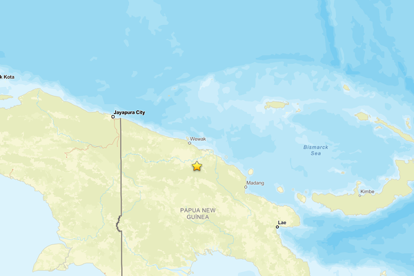 Papua Yeni Gine’de deprem<