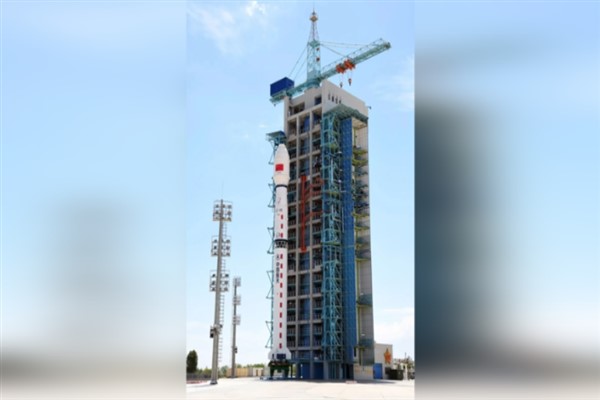 Çin uzaya yeni uydu fırlattı<