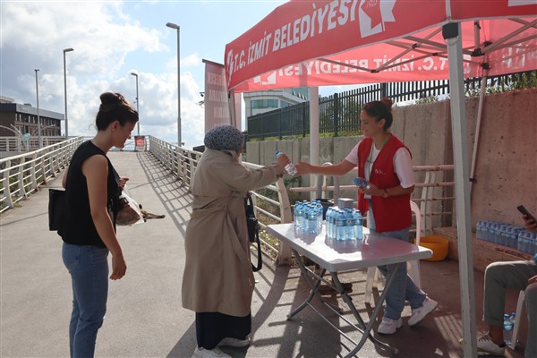 İzmit Belediyesi'nden KPSS adaylarına destek<