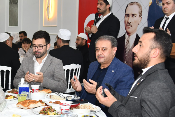 Vali Şıldak, iftarda Ceylanpınarlılarla buluştu