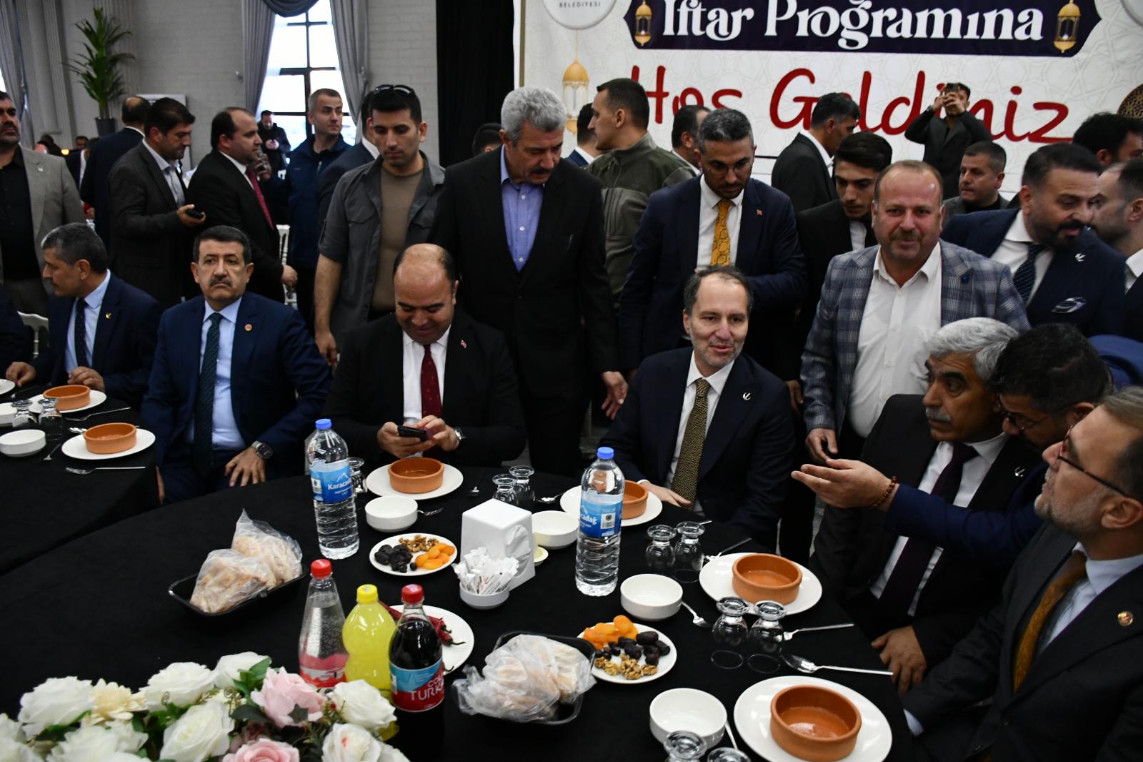 Erbakan: Türkiye’nin en büyük sorunu asgari ücret ve emekli maaşları