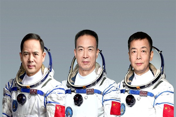 Çin'in Shenzhou-15 insanlı uzay aracı yarın fırlatılacak