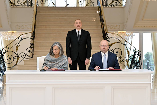Aliyev, BM  İnsan Yerleşimleri Programı İcra Direktörü Rossbach ile görüştü<