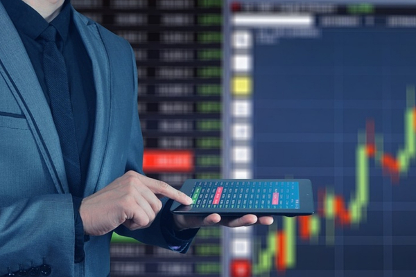 BİST100 endeksi pazartesi gününü 14.594 puandan kapattı