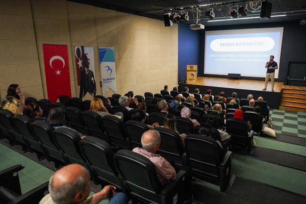 Beylikdüzü Belediyesi’nden ekran bağımlılığına karşı farkındalık semineri<