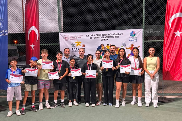 Batman tenis takımlarından Şırnak'ta çifte şampiyonluk<