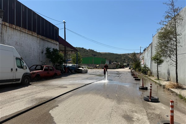 Karabük Belediyesi'nden temizlik mesaisi<