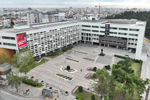 Antalya Büyükşehir Belediyesi yılbaşı hazırlıklarını tamamladı<