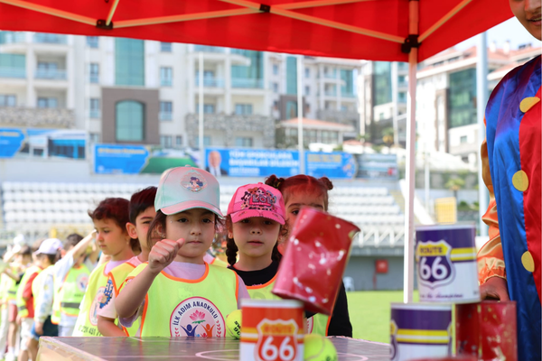 Nilüfer Uluslararası Spor Şenlikleri’nde öğrenciler yarıştı<