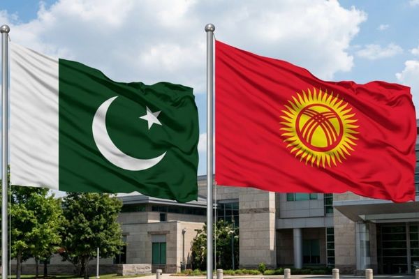 Pakistan ve Kırgızistan ilişkileri güçlendirme mesajı verdi<