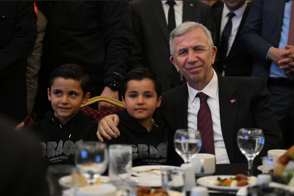 Başkan Yavaş, Haymanalılarla iftarda buluştu<