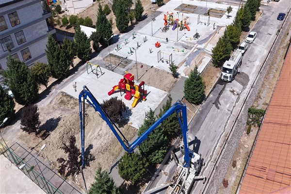 Karabük'te kentin dört bir yanında çalışmalar sürüyor