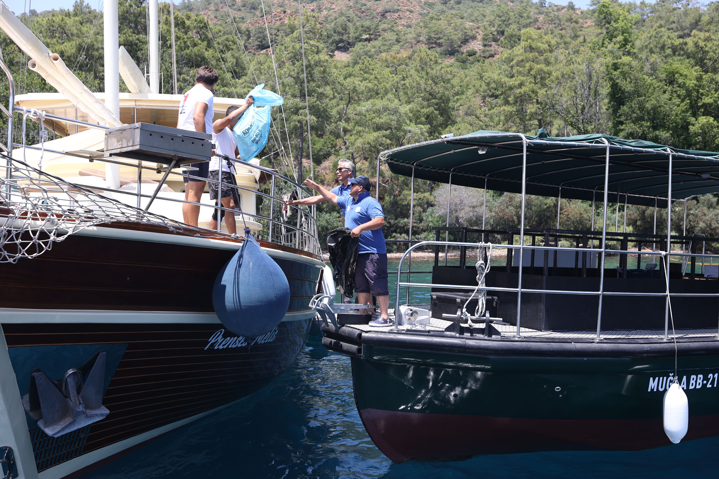 Muğla Büyükşehir Belediyesi'nden deniz temizliği