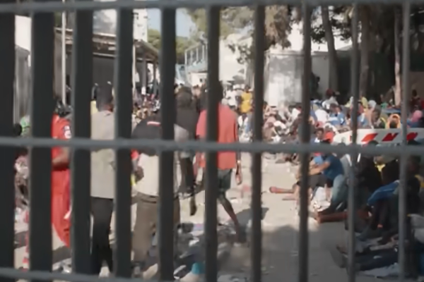 İngiltere'ye gelen göçmen sayısı 2025 yılında artarken, AB'deki sayılar sabit kaldı<