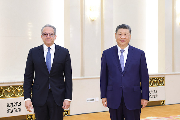 Xi Jinping, UNESCO Genel Direktörü ile bir araya geldi<