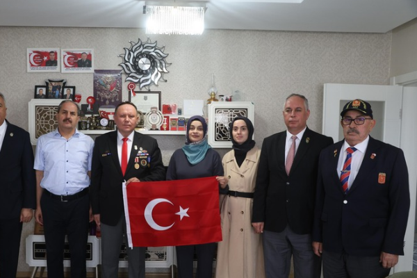 Konya Büyükşehir Belediyesi gazileri evlerinde ziyaret etti<