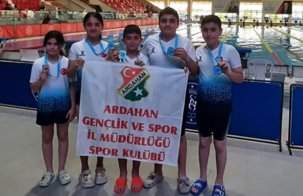 Ardahanlı yüzücülerden ulusal başarı<