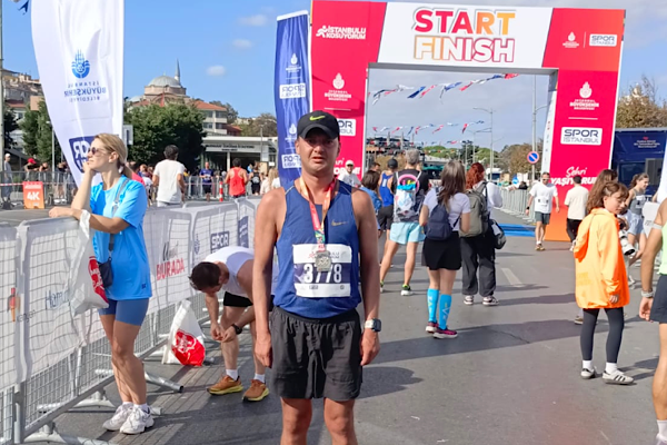 Öztürk “İstanbul’u Koşuyorum”da şampiyon oldu<