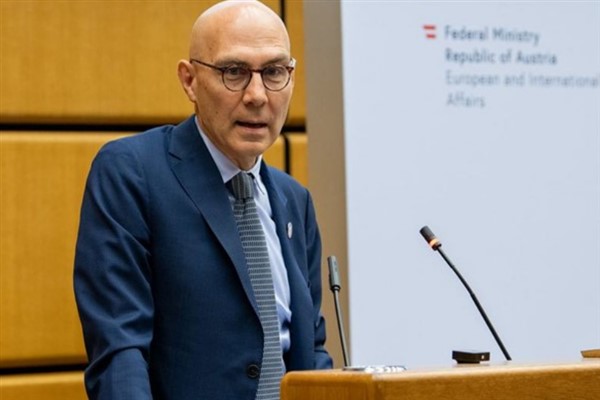 Türk: Çocuklar her gün çocukluklarından mahrum bırakılıyor