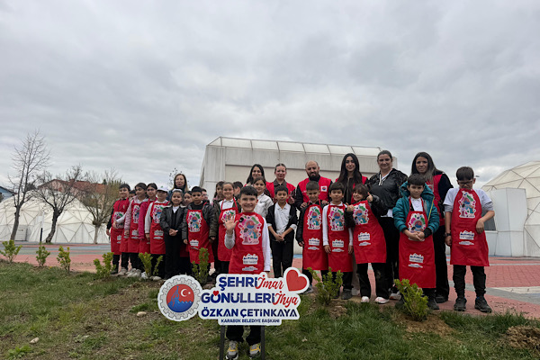Şehit Ercan Hırçın İlkokulu öğrencileri, hatıra fidanı dikti<