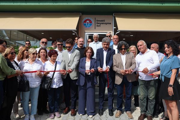 Maltepe’de emekliler için Dayanışma evi açıldı<