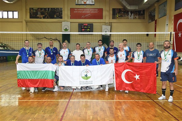 Osmangazi ile Varna'nın voleybol takımlarından dostluk maçı <