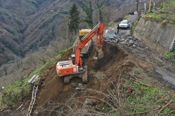 Ordu’da kar suları heyelana neden oldu 
