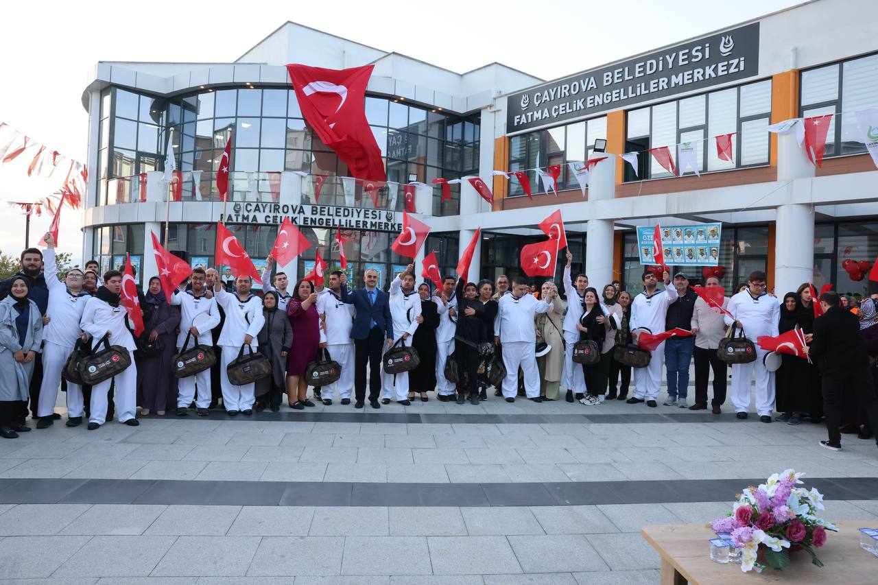 Çayırova’da 12 özel birey için asker kınası programı düzenlendi