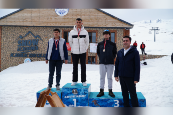 Erciyes, Geleneksel Kızak Türkiye Şampiyonası’na ev sahipliği yaptı<