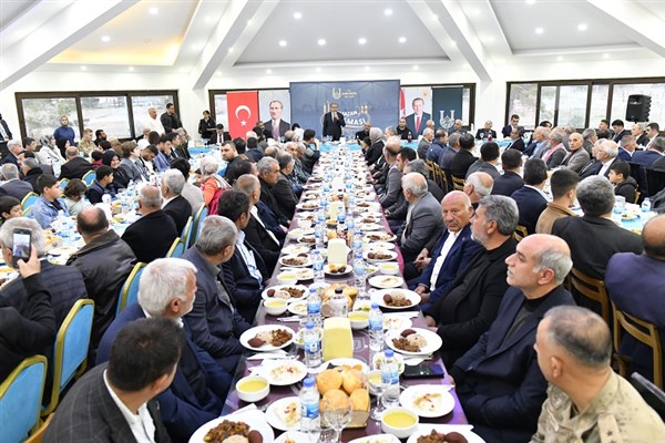 Vali Şıldak Bozova’da iftar programına katıldı