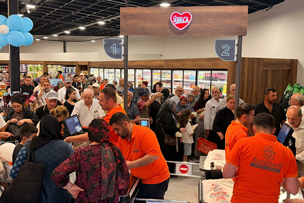 Hanımeli Yöresel Market bininci müşterisini ağırladı<