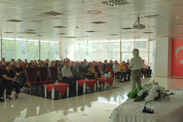 Serik Belediyesi'nden çalışanlarına “Ekip Yönetimi ve İletişim” eğitimi