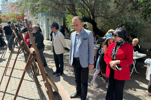 Kütahya’da 19 Mayıs etkinlikleri kapsamında karma sergi açıldı<