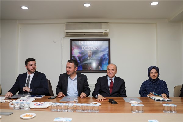 Başkan Özlü, AK Parti il yönetim kademesi ile bir araya geldi<