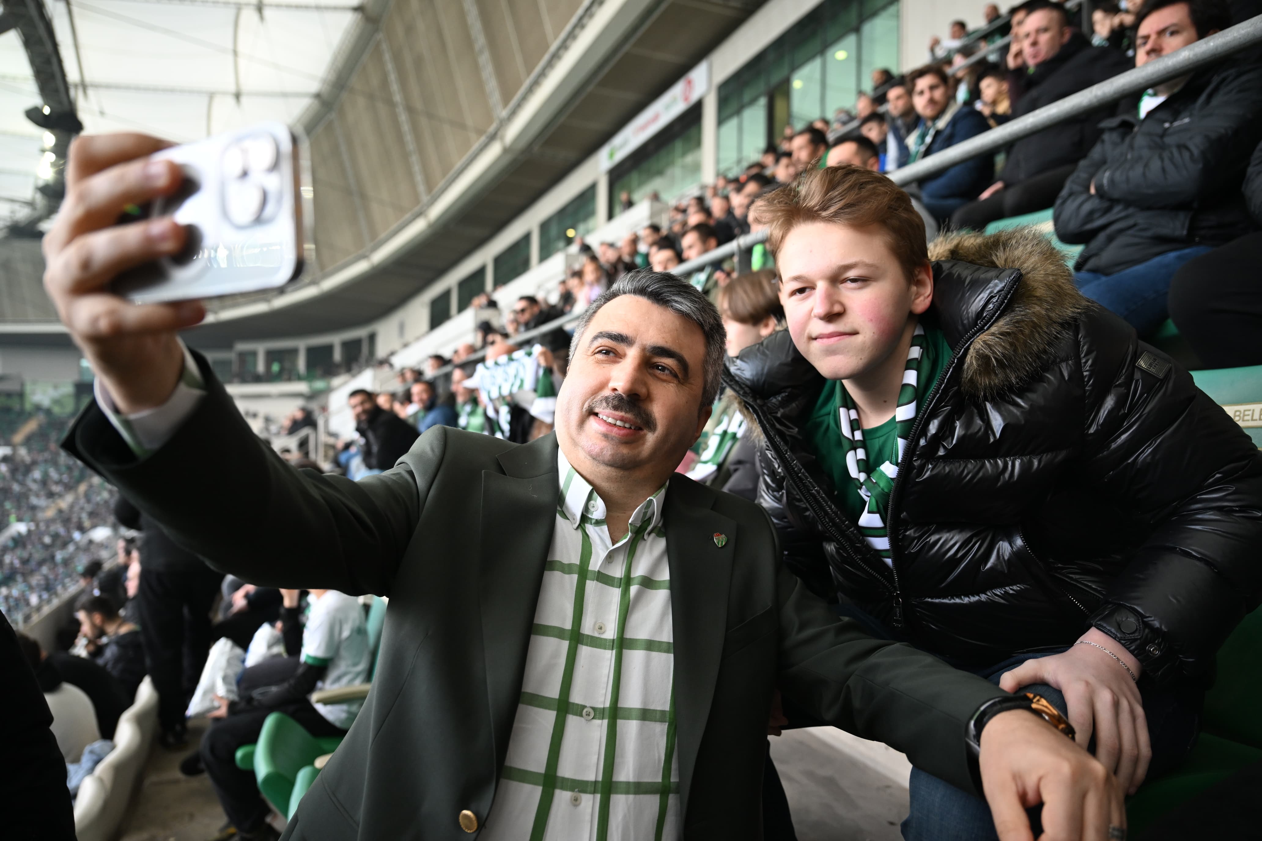 Yıldırım Belediyesi, görme engelli sporseverleri Bursaspor maçında ağırladı