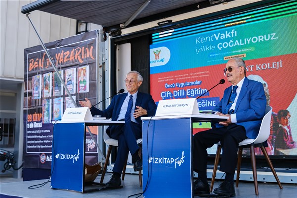 Prof. Dr. Çağlayan ve Prof. Dr. Büyükerşen, İzmir'de öğrencilerle bir araya geldi<