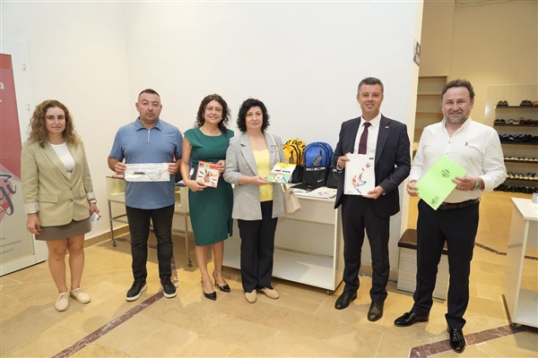 Çorlu Belediyesi’nden öğrencilere okul desteği<