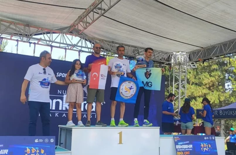 Siirtli sporcu Eskişehir Yarı Maratonu’nda kürsüye çıktı<