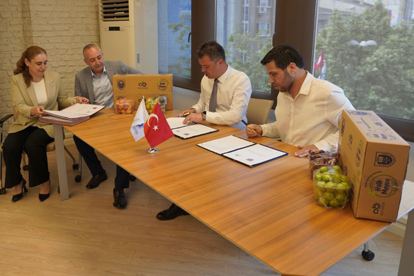 Çorlu'da dar gelirli ailelere düzenli meyve desteği projesi<
