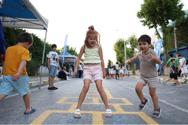 Küçükçekmece’de “Sokakta Oyun Var” etkinlikleri başladı<