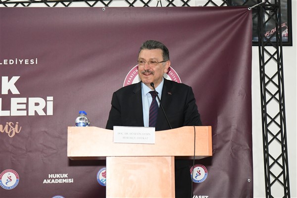 Başkan Genç: Kendinizi geleceğe donanımlı hazırlayın<