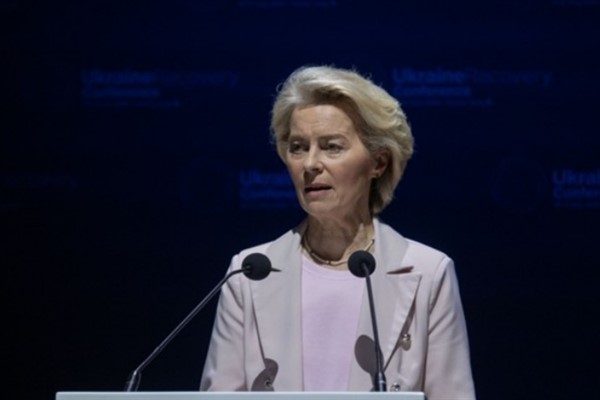 AB Komisyonu Başkanı von der Leyen Washington’da<