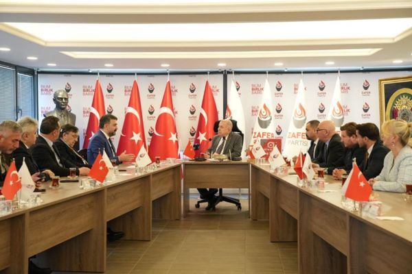 Özdağ, Ankara Kent Konseyi heyetini kabul etti